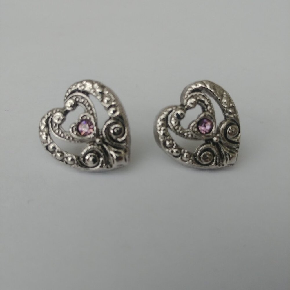 Vintage silver tone intricate heart earrings with purple pink stone - Picture 3 of 5